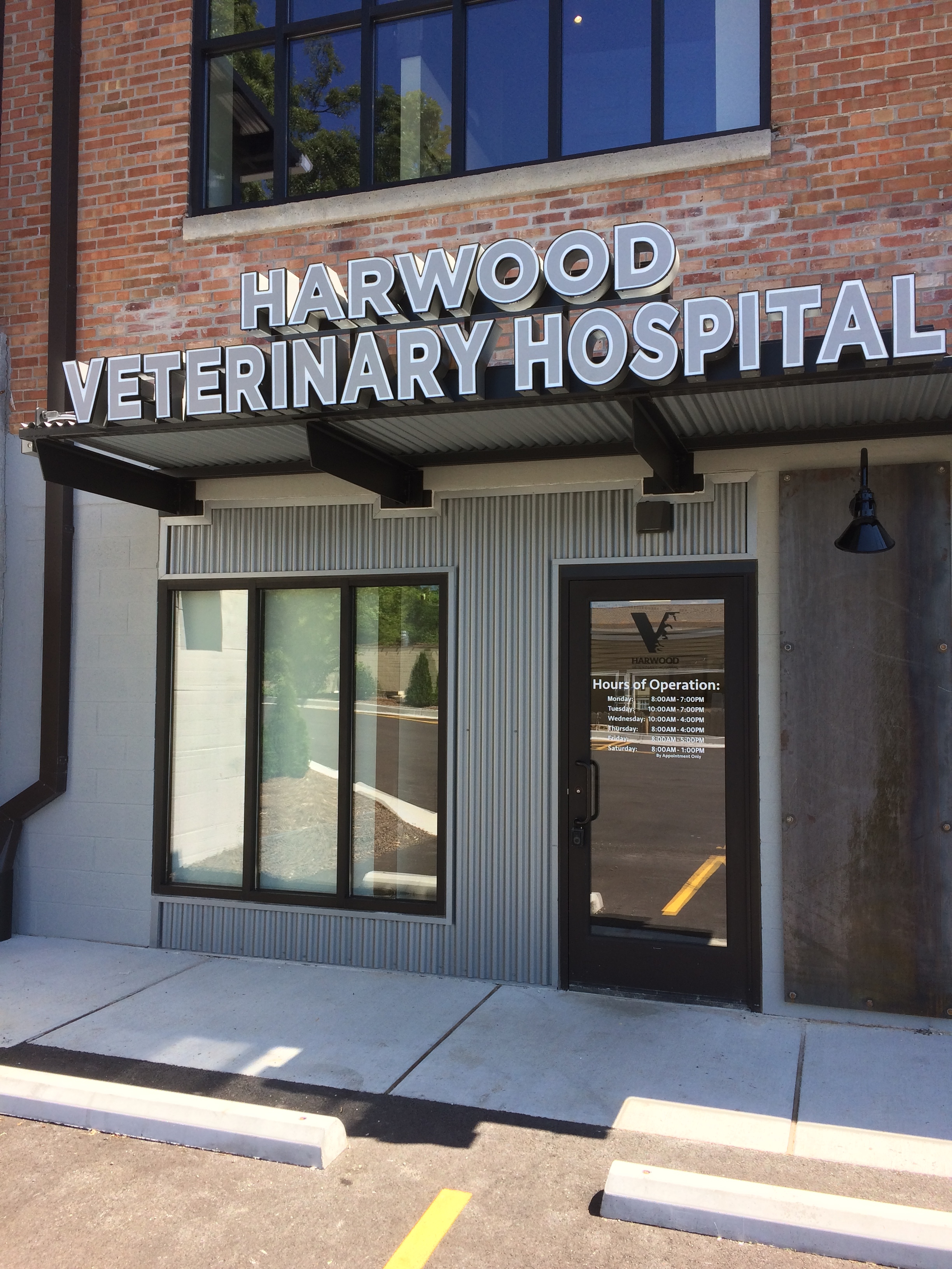 Tour Harwood Veterinary Hospital